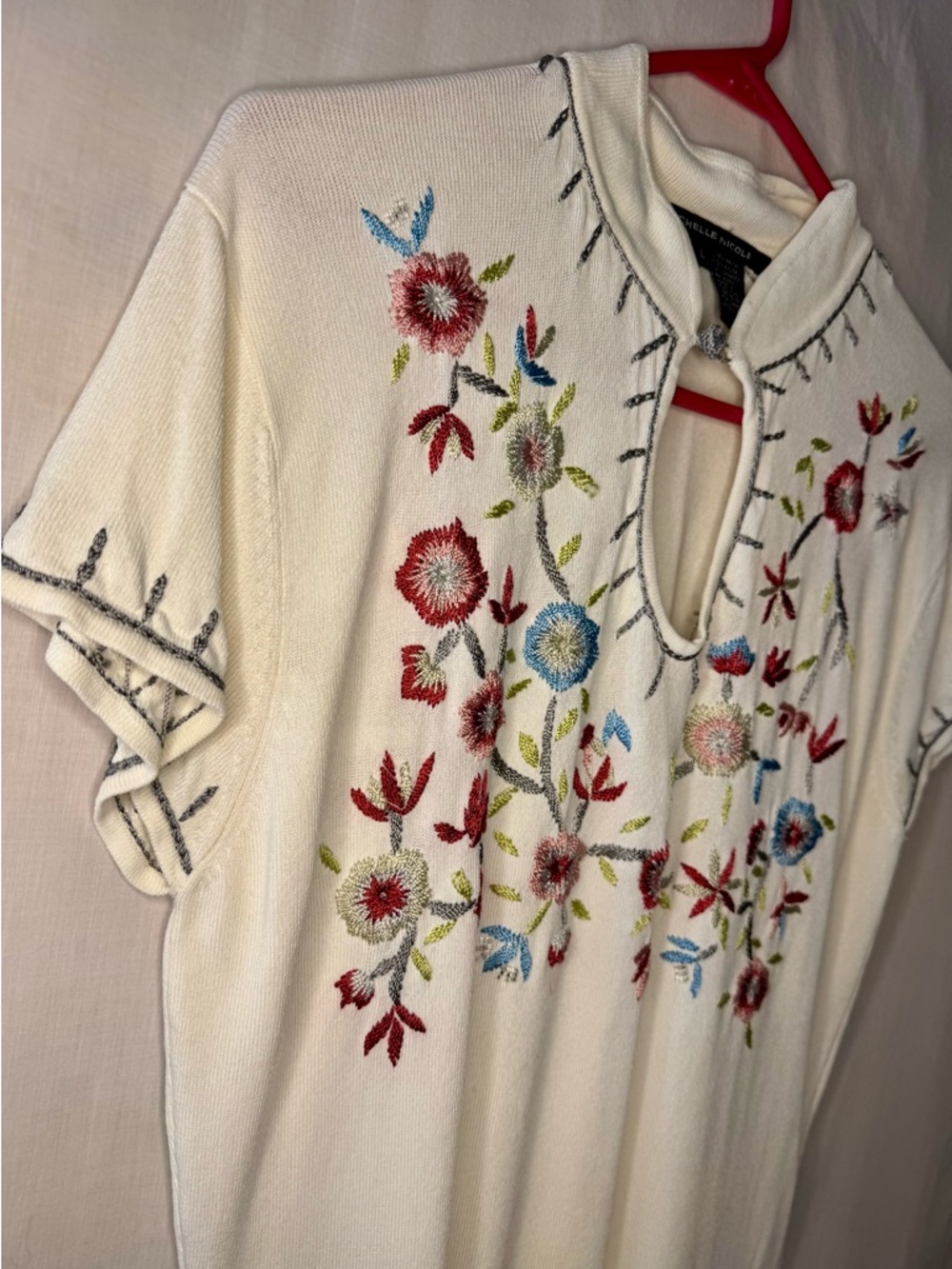 Michelle Nicole Cream Sweater with Multicolor Floral Embroidery